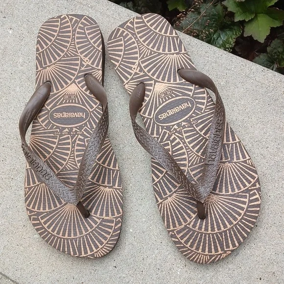 HAVAIANAS FLIP FLOPS BROWN &COPPER WOMENS SIZE 8.5 NWOT - Picture 2 of 10
